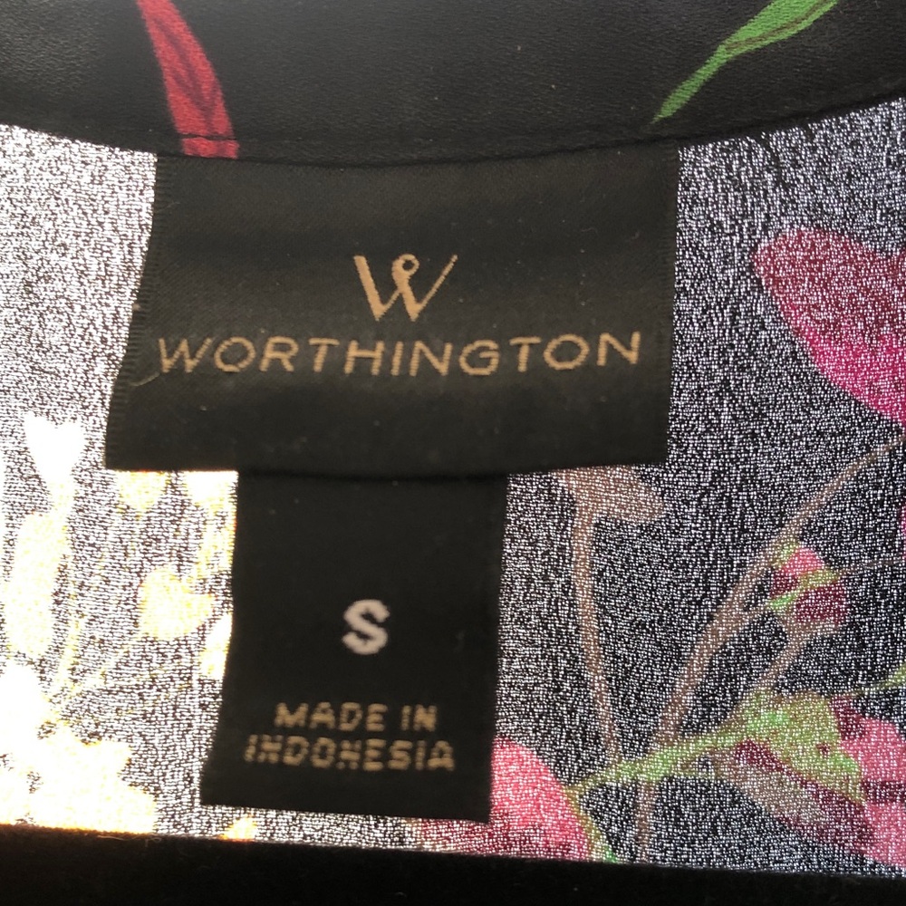 Like New Floral Sleeveless Black V-Neck Top, Women’s Size Small - Picture 2 of 7